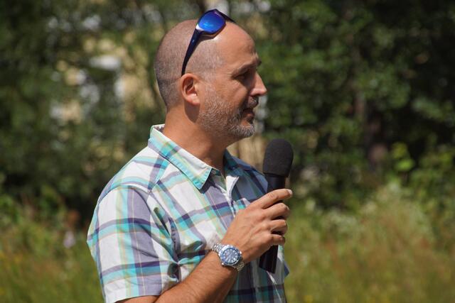 Stefan Guttmann, von der Abteilung Naturschutz des Landes Oberösterreich informierten zu den Themen Artenvielfalt und Natura 2000.  | Foto: Helmut Eder