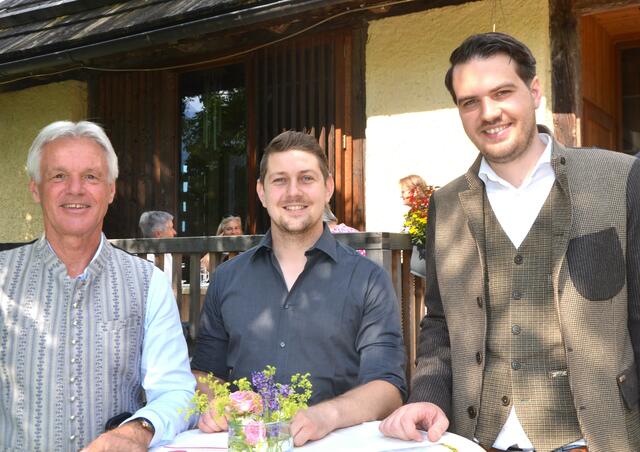 Brandstätter, Vizebürgermeister Dominik Tiefnig und Luca Burgstaller