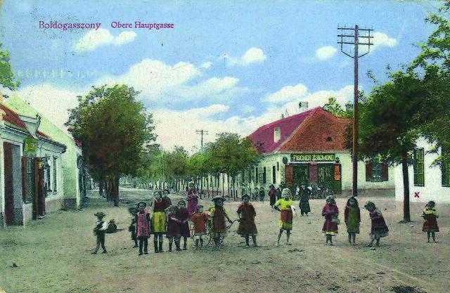 Boldogasszony, der ungarische Name von Frauenkirchen. Kolorierte Ansichtskarte aus 1900 | Foto: Dr. Sepp Gmasz