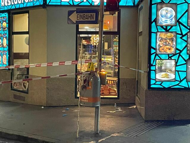 Derzeit ist die Spurensicherung zugange. | Foto: Ronja Reidinger/MeinBezirk