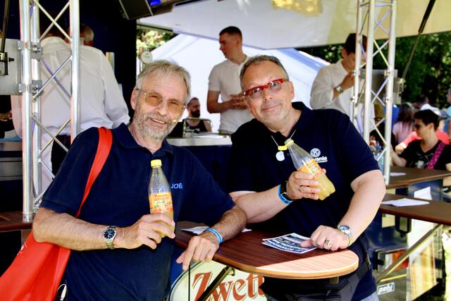 Johannes Bartosch und Wolf Frank moderierten die Show.