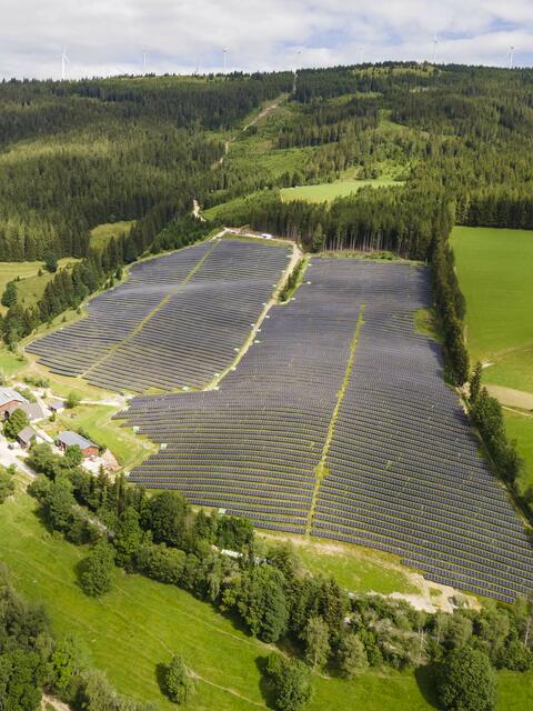 Die Photovoltaikanlage erstreckt sich über eine Fläche von 15 Hektar. | Foto: Wien Energie/Marvin Sailer