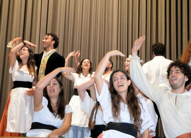 Der italienische Coro Musicanova trat in Millstatt in ländlicher Tracht auf