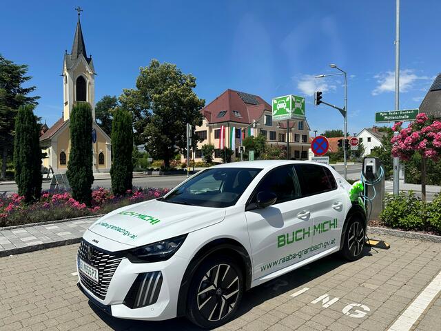 Neues E-Car: Ab sofort steht am Johann-Kamp-Platz in RaabaGrambach ein neuer Peugeot E-208 GT als eCarsharing-Fahrzeug zur Verfügung. | Foto: Raaba-Grambach