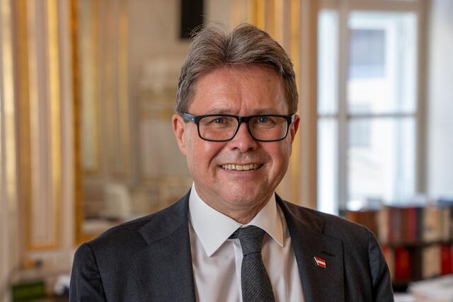 Quereinsteigerinnen und Quereinsteiger sind eine wichtige Ergänzung für das Lehrpersonal. Für diese gibt es ein strenges, digitales Auswahlverfahren mit anschließendem persönlichem Gespräch durch eine unabhängige Kommission, die dann Zertifikate ausstellt. | Foto: Gilian Scharf