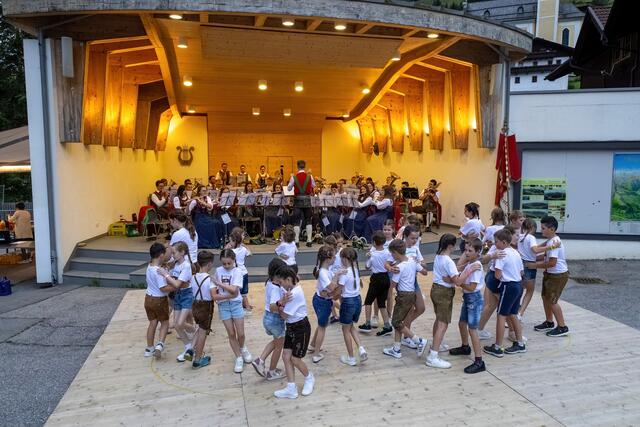 Tanz und Musik wurden beim Schulschlusskonzert vereint und sorgten für reichlich Stimmung sowie Unterhaltung. | Foto: Toni Außerlechner