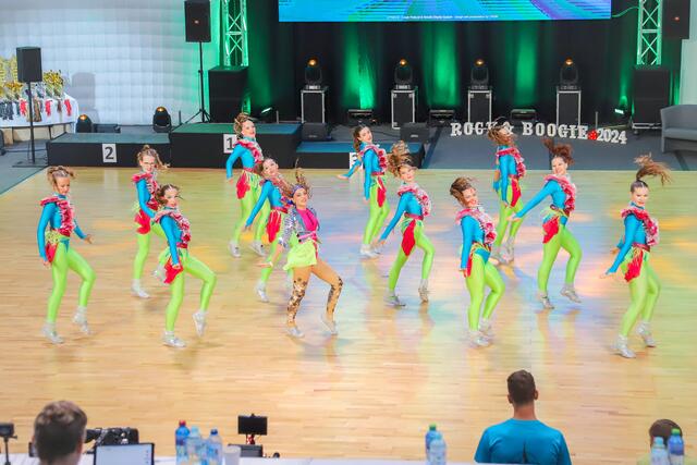 Die Girls Formation Timeless aus Weiz schaffte ebenfalls den Semifinaleinzug bei der EM und belegte Platz 11. | Foto: Iris Bloder