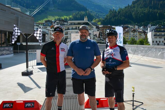 TVB-Obmann Alexander von der Thannen, Mike Petter (Bründl Sports) und TVB-Geschäftsführer Thomas Köhle. | Foto: TVB Paznaun-Ischgl