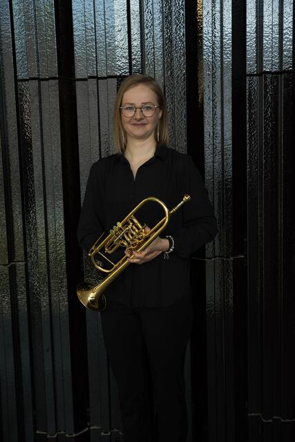 Die Innsbruckerin Manuela Tanzer ist als Trompeterin künftig Teil des Sinfonieorchesters St. Gallen. | Foto: Dino Bossnini