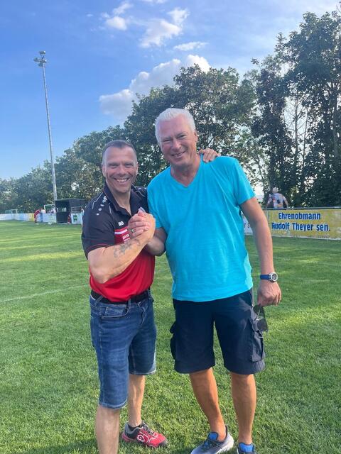 Trainer Martin Matzinger (SV Hundsheim) und Trainer Toni Polster (SC Wiener Viktoria) | Foto: SV Hundsheim/Norbert Ecker