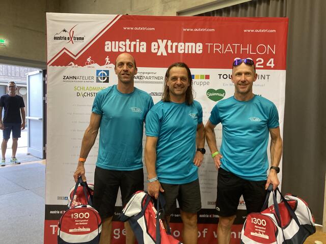 Hannes Farnleitner, Thomas Absenger und Gottfried Grabner (v.l.) holten den Sieg nachhause. | Foto: zVg