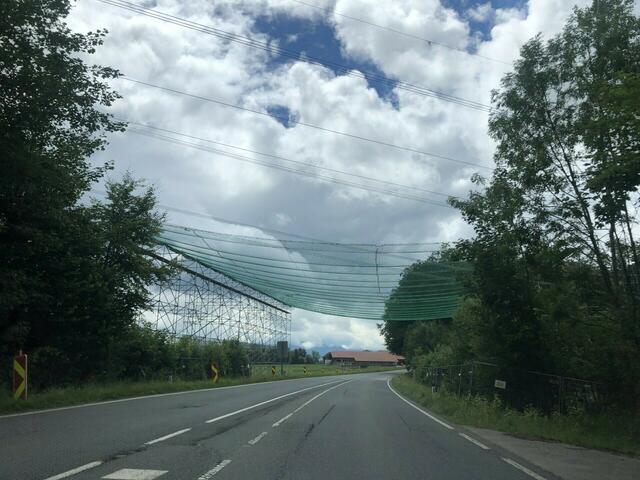 Bis Mitte Juli 2024 laufen noch im Bereich des Umspannwerks Salzburg in Elixhausen Vorbereitungsmaßnahmen für die Inbetriebnahme der 380 kV-Salzburgleitung im Jahr 2025. | Foto: Nie