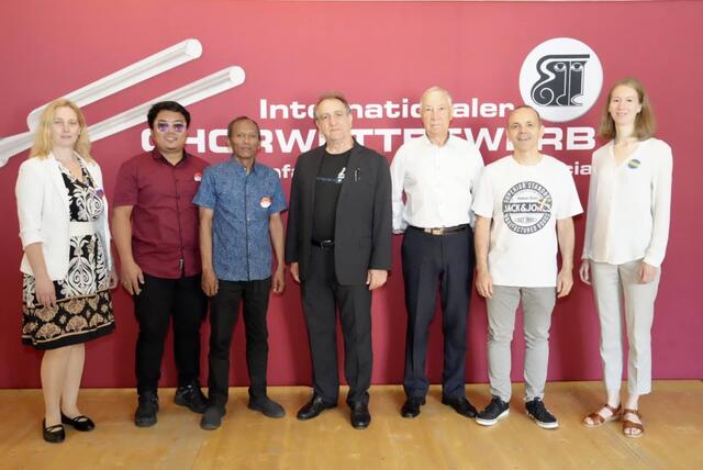 Die Leiter (Indonesien zwei) der teilnehmenden sechs Chöre | Foto: KK