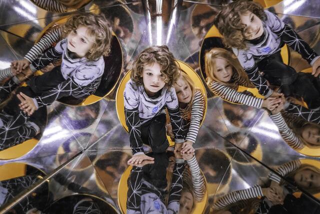 Bereits Kleinkinder ab 8 Monaten werden im Kulturzentrum für Kinder die Welt mit allen Sinnen erforschen. | Foto: ZOOM Kindermuseum/J.J. Kucek
