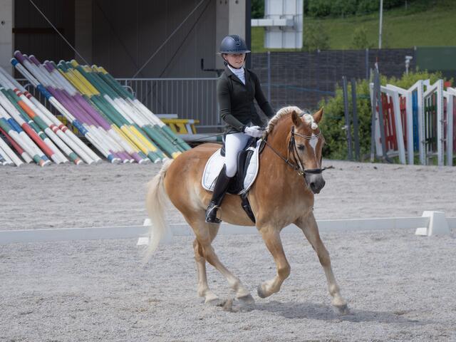 Helene Kohlbacher mit Willy vom Wieserhof. | Foto: Königshofer