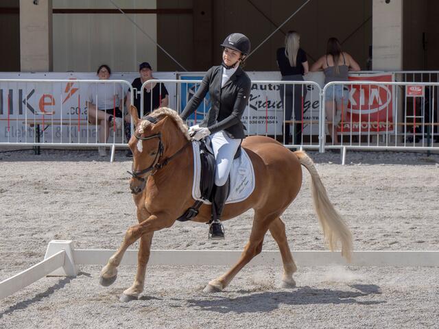 Valentina Harich mit Bel Ami. | Foto: Königshofer