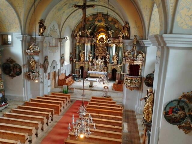 Das Innere der Pfarrkirche Tamsweg bietet Kühle | Foto: Andrea Pertl