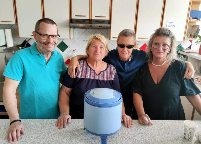 Das Küchenteam: Wilfried Bauer, GR Johanna Leithner, Susi Kohout und Susanne Oberaufner versorgten die 40 Kinder und die Erwachsenen mit Essen und Trinken.  | Foto: Gabriele Hohenegger