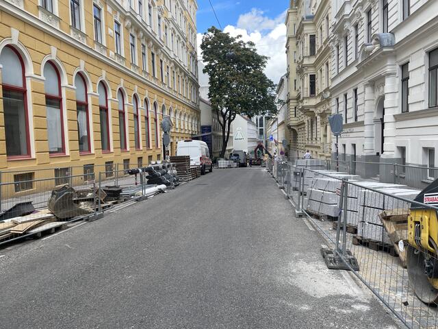 Arbeiten in der Josefsgasse sorgen für Ärger bei dem vor Ort ansässigen Hotel. | Foto: Fabian Franz/MeinBezirk