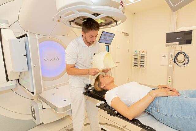 Die Donaustädter Klinik ist neben der Medizinischen Universität Krems erst das zweite Strahlenzentrum Österreichs, das die Novalis-Zertifizierung erhalten hat.  | Foto: Wr. Gesundheitsverbund/Bernhard Noll