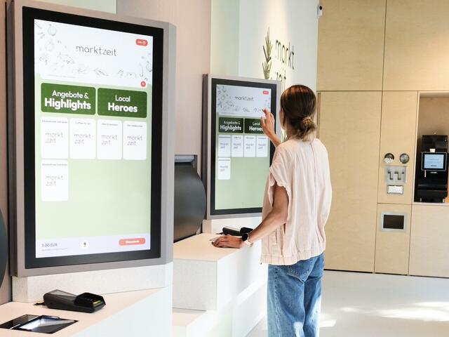 Im vollautomatisierten "Marktzeit" kann man auf Knopfdruck Lebensmittel kaufen. | Foto: Trauntschnig