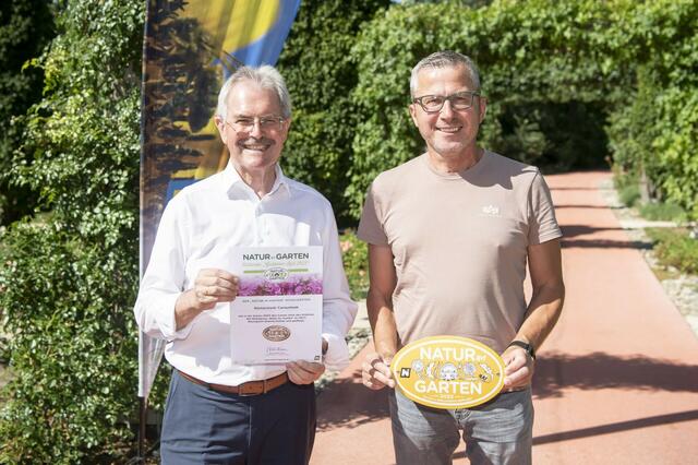 Landtagspräsident Karl Wilfing mit Facility Manager Hermann Dietrich | Foto: „Natur im Garten“ / R. Herbst: