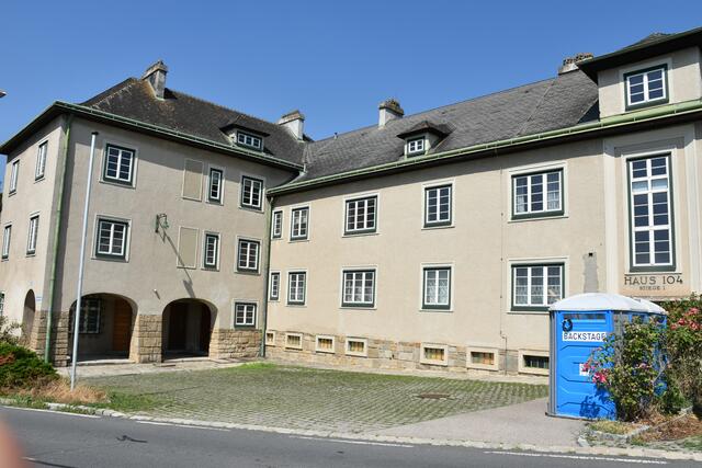 Das frühere Zollgebäude am Grenzübergang Mitterretzbach steht seit etwa sieben Jahren leer und gehört der Gemeinde. | Foto: Alexandra Goll