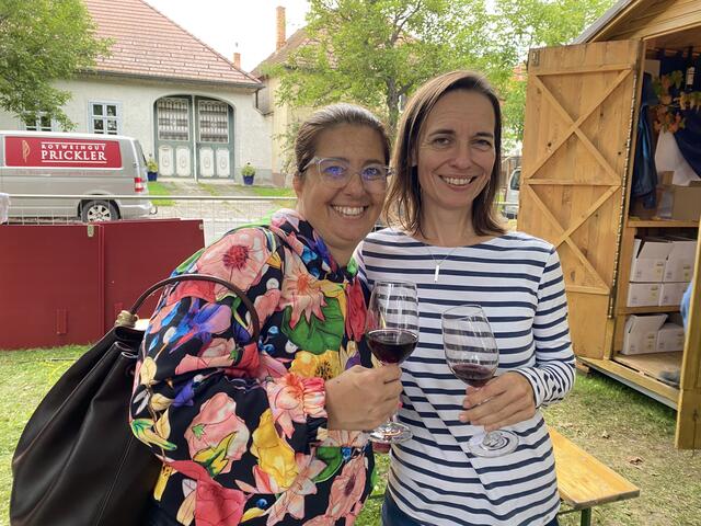 Anstoßen für regionalen und Wein-Genuss – heuer zum Jubiläum. | Foto: Gesa Buzanich