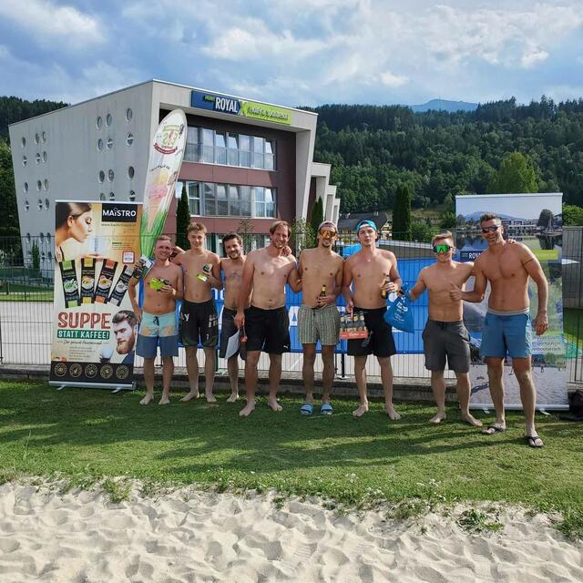 Siegerehrung: Im reinen Oberkärntner Finale setzten sich die „Sandsäcke“ Marcel Meixner und Andreas Grießer gegen „Floland“ (Roland Ranacher und Florian Hartlieb) durch | Foto: Privat