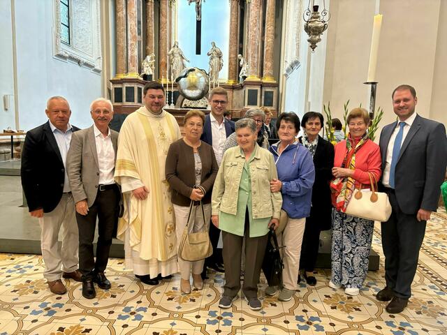 Die ÖVP-Senioren waren mit Unterstützung angereist. | Foto: ÖVP Bgld.