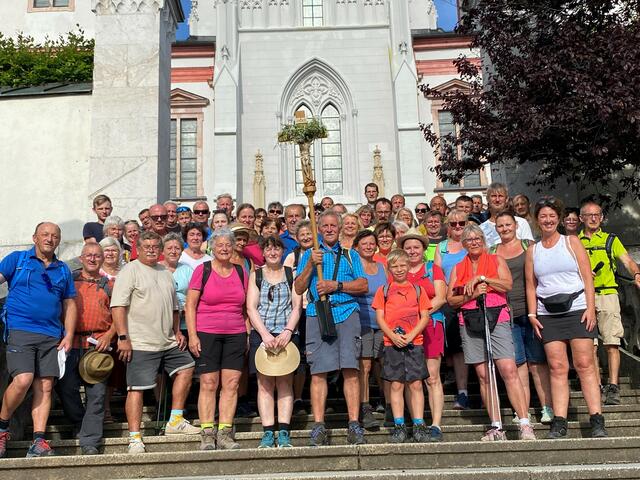 Die Wallfahrer aus St. Georgen vor der Basilika. | Foto: Pfarre St. Georgen/Ybbsfelde