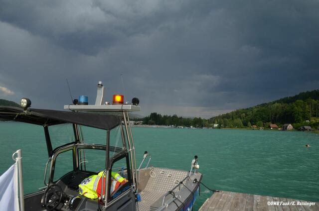 Sturmwarnfahrten sind für die Wasserretter keine Seltenheit. Immer wieder muss man Seebenützer aus misslichen Lagen retten. | Foto: ÖWR Faak/Rassinger