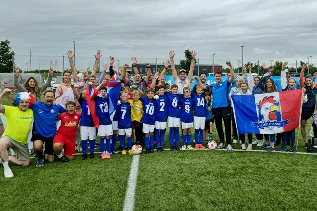 Die Freude über den EM-Titel war nicht nur bei den Kindern, sondern auch den mitgereisten Eltern riesengroß. | Foto: Privatfotos