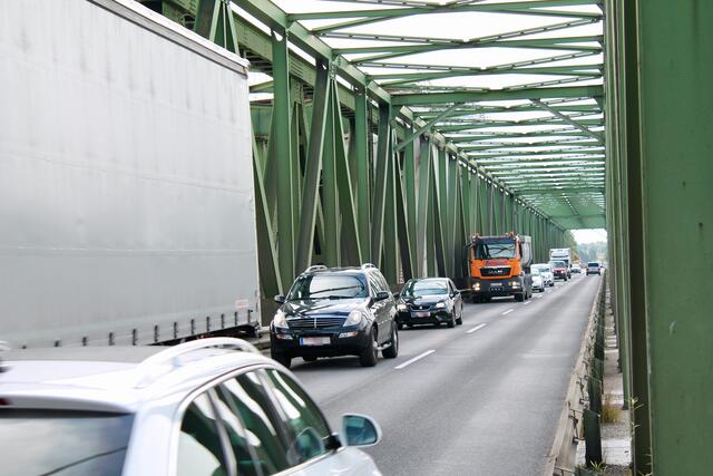 "Das Verkehrsaufkommen in Ennsdorf wird steigen und die Lebensqualität der Ennsdorfer:innen wesentlich beeinträchtigen", fürchtet Herbert Pühringer.  | Foto: Ulrike Plank