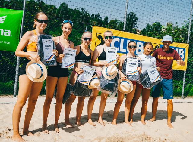 Sara Lugauer und Fanni Pertis landeten auf Platz zwei. Platz drei erkämpften sich Elisa Löschenbrand und Viktoria Kirchmayr. | Foto: Union Volleyball Raiffeisen Waldviertel