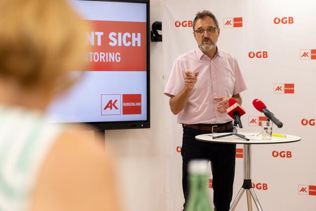 AK-Präsident Michalitsch spricht über Ängste und Sorgen von Vätern, bei der Forderung einer Karenz oder nur eines Papamonats gegenüber dem Arbeitgeber.  | Foto: AK Burgenland