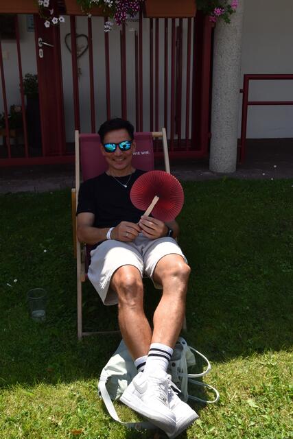 Ganz relaxt: Philipp genoss das schöne Wetter bei der Sommerfrische. | Foto: Kendlbacher