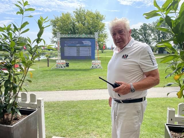 Hans Kienesberger ist Referee. | Foto: Victoria Edlinger