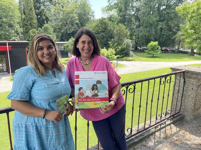 Ein abwechslungsreiches Programm im "Rucksack-Sommer": Stadtteilmutter Asma Abdul (links) und Ulrike Stefflbauer vom "Team Vielfalt".  | Foto: Lisa Gold
