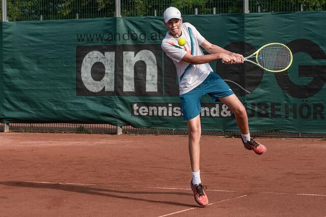 ATZ Spieler Lorenz Außerweger konnte sich eine Wildcard beim Tennis Europe Junior Cup 2024 für die Qualifikation sichern. | Foto: Manfred Pillik