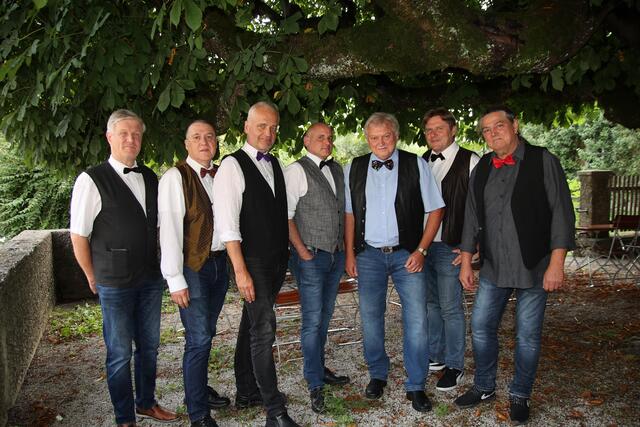 Doc Eddy`s Dogs: Thomas Höger, Andreas Herzegowsky, Herb Berger, Andy Grabner, Edgar Pelz, Markus Schlesag und Milo Popovic (v. l.).