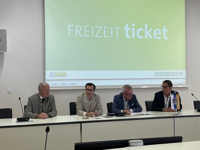 Pressekonferenz in Kapfenberg: Bgm. Walter Schweighofer (Mariazell), Bgm. Stefan Hofer (Turnau), LH-Stv. Anton Lang und Bgm. Matthäus Bachernegg (Kapfenberg). | Foto: Kern