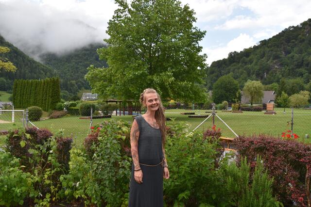 Eine Gollingerin entpuppt sich als Gaming-Fan: Renate Schöbella fühlt sich im Ötscherland-Freibad rundum wohl. | Foto: Roland Mayr