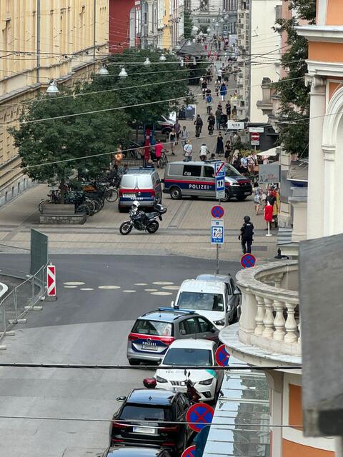 In der Grazer Innenstadt ereignete sich Freitagmittag eine schreckliche Bluttat. In einer Anwaltskanzlei kam es zu Schüssen, zumindest zwei Personen wurden verletzt. | Foto: MeinBezirk