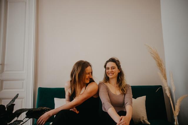 (V.l.) Elisabeth Leitner und Victoria Lohninger haben das Körbchen gegründet. | Foto: Körbchen