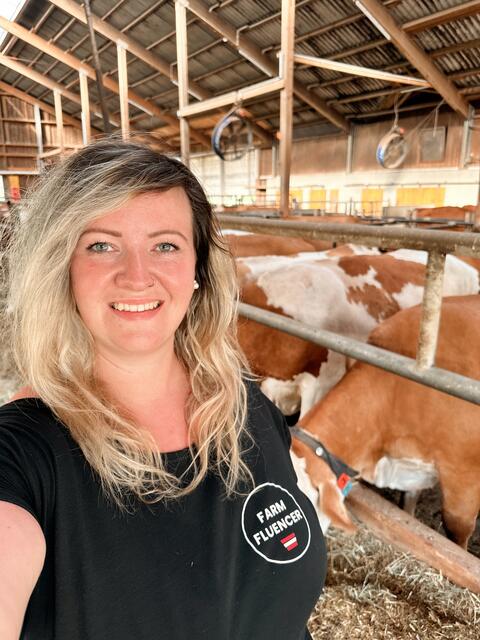 Corinna Büchner in ihrem bestens belüfteten Kuhstall. | Foto: privat