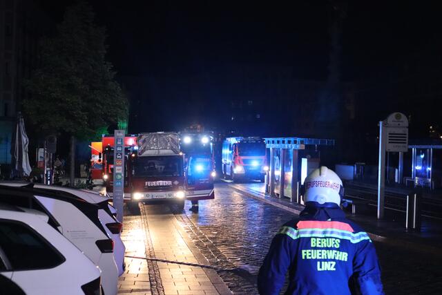 Beinahe die gesamte Altstadt wurde lahmgelegt. | Foto: Berufsfeuerwehr Linz