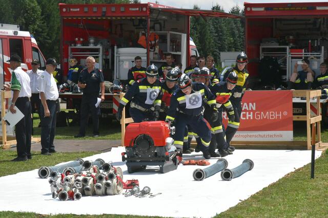 Voller Einsatz bei allen Truppen. | Foto: Gerald Dreisiebner
