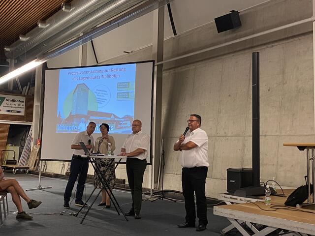 Christian Konrad präsentierte mit Johann Dorner Zahlen und Fakten, hier mit Franz Feirer und Klaudia Stroißnig | Foto: Leinfellner