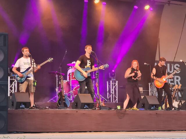 Die Coverband The Blend aus Kapfenberg machte ihrem Namen alle Ehre | Foto: Vanessa Giesen